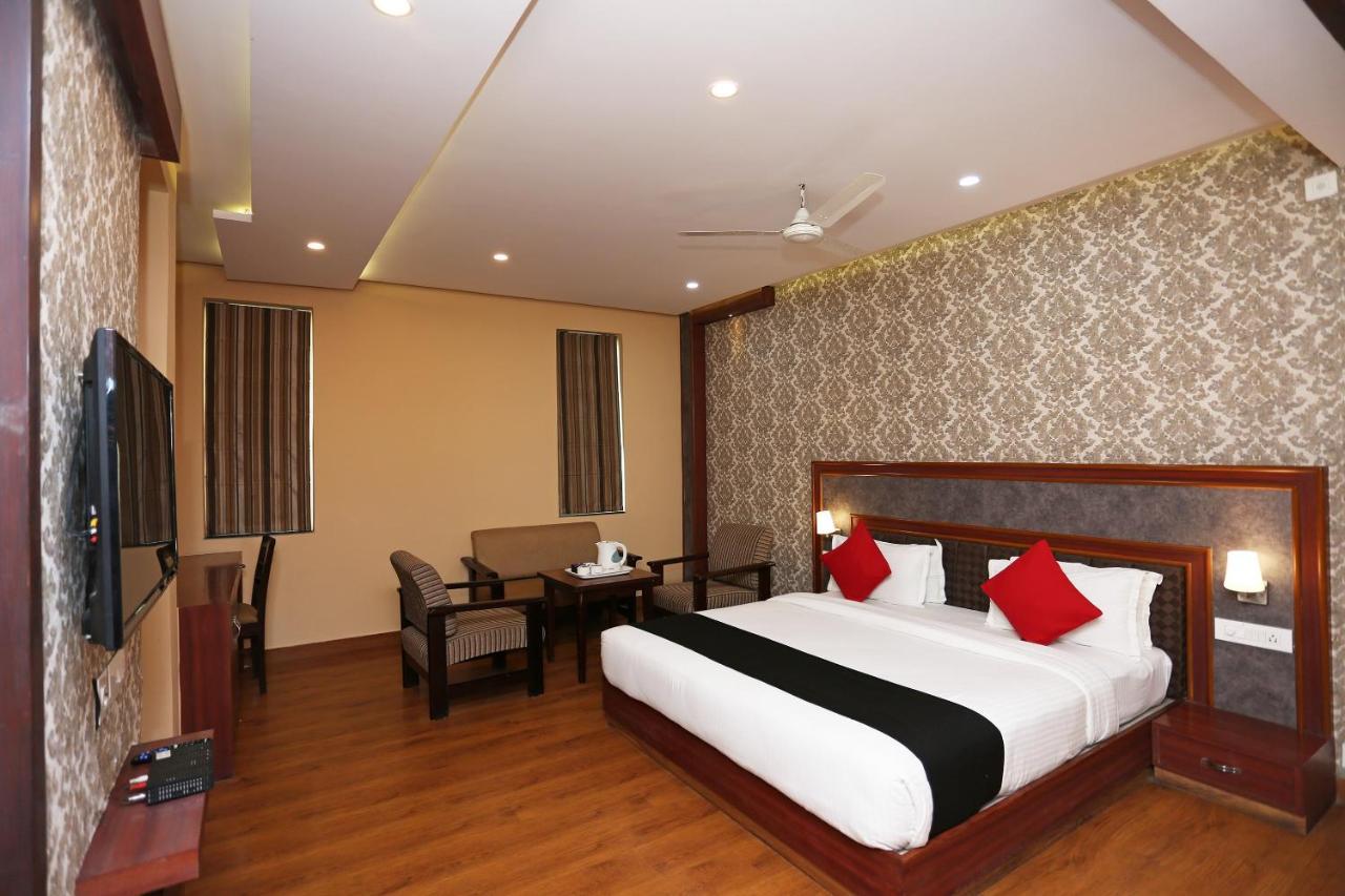 Capital O 4535 Hotel Uma Palace Varanasi Dış mekan fotoğraf